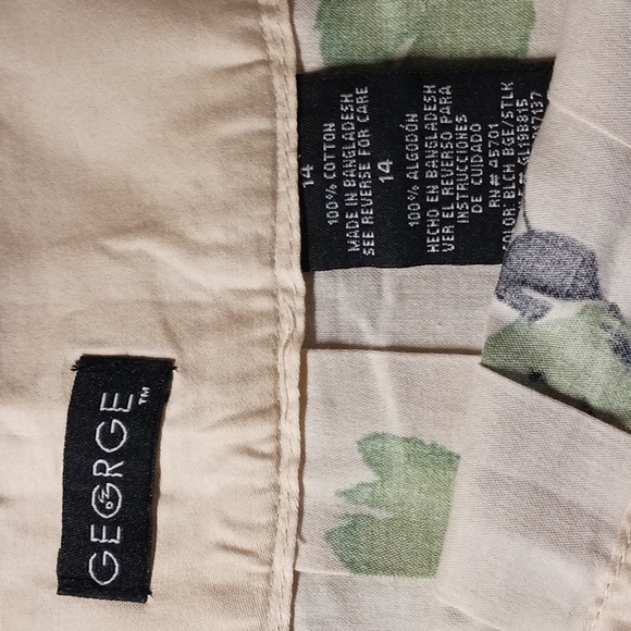 Pleated Skirt - Picture 4 of 4